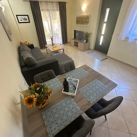 Dora I Kati Apartman *