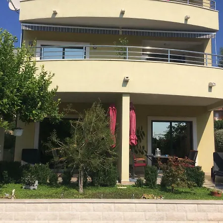 Dora I Kati Apartament *